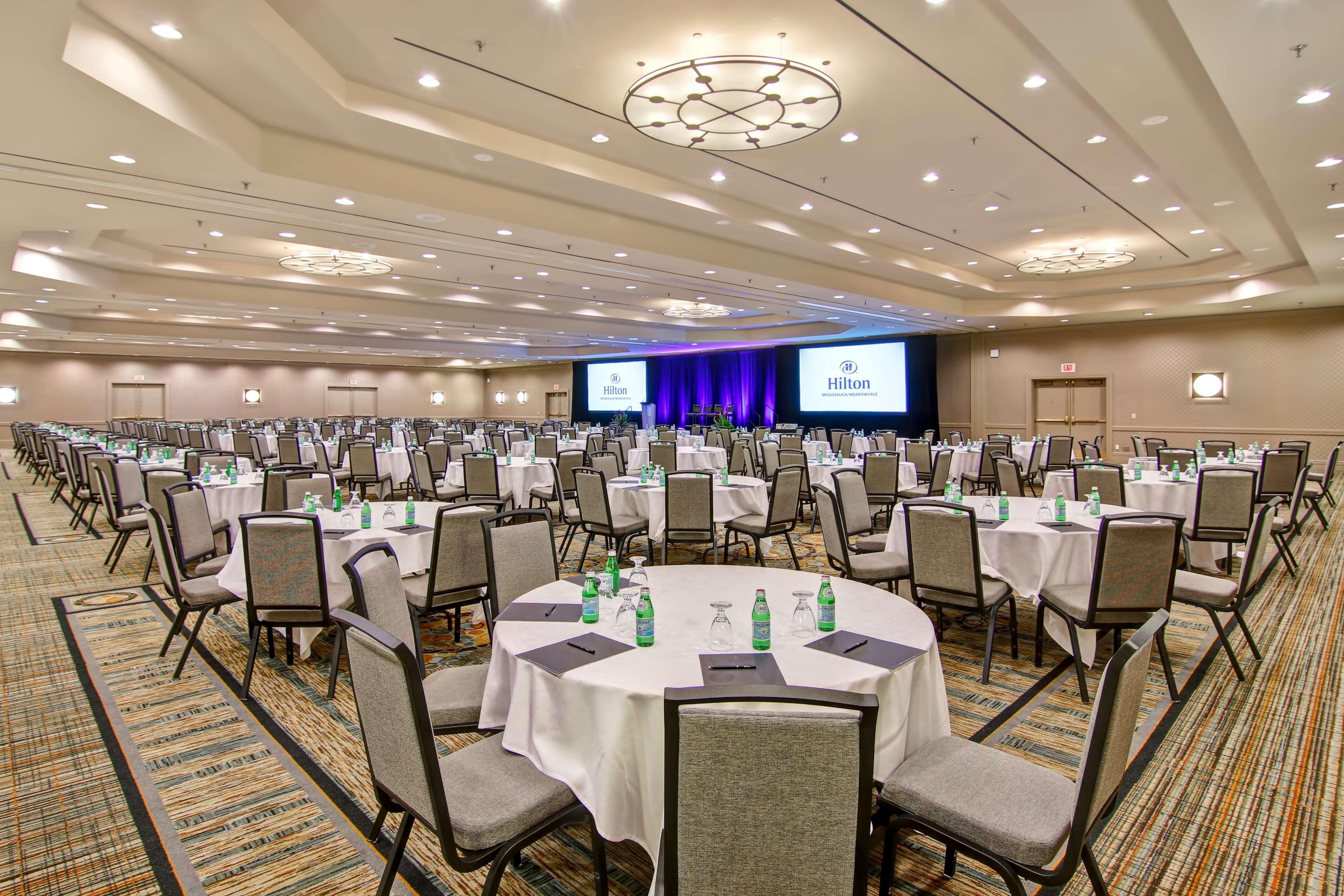 Hilton Mississauga/Meadowvale Hotel Exterior photo