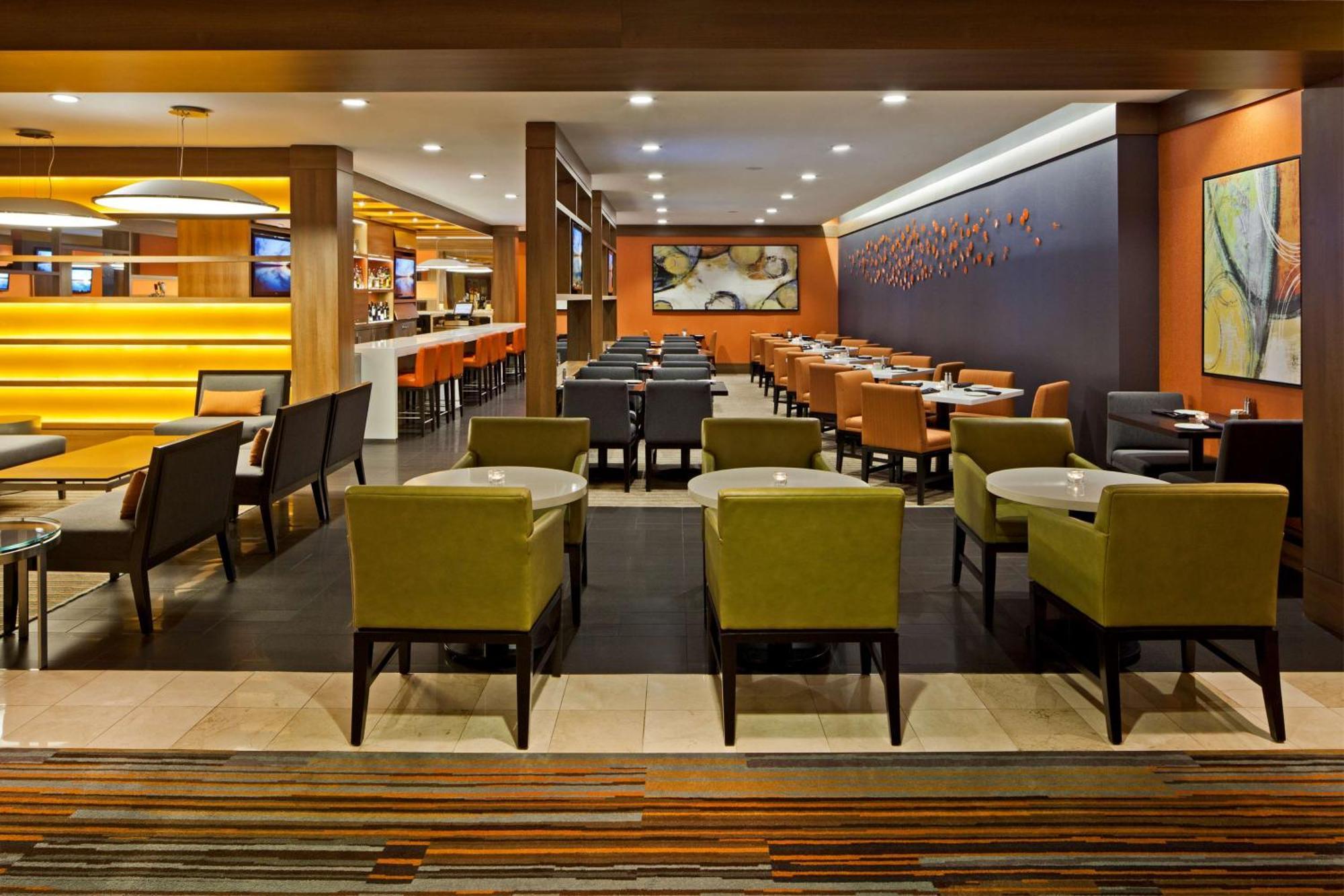 Hilton Mississauga/Meadowvale Hotel Exterior photo