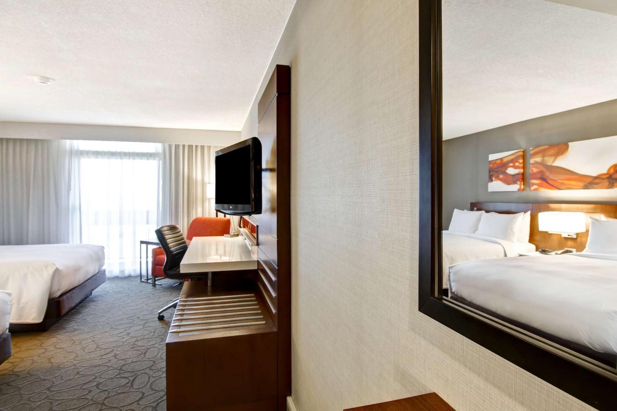 Hilton Mississauga/Meadowvale Hotel Exterior photo