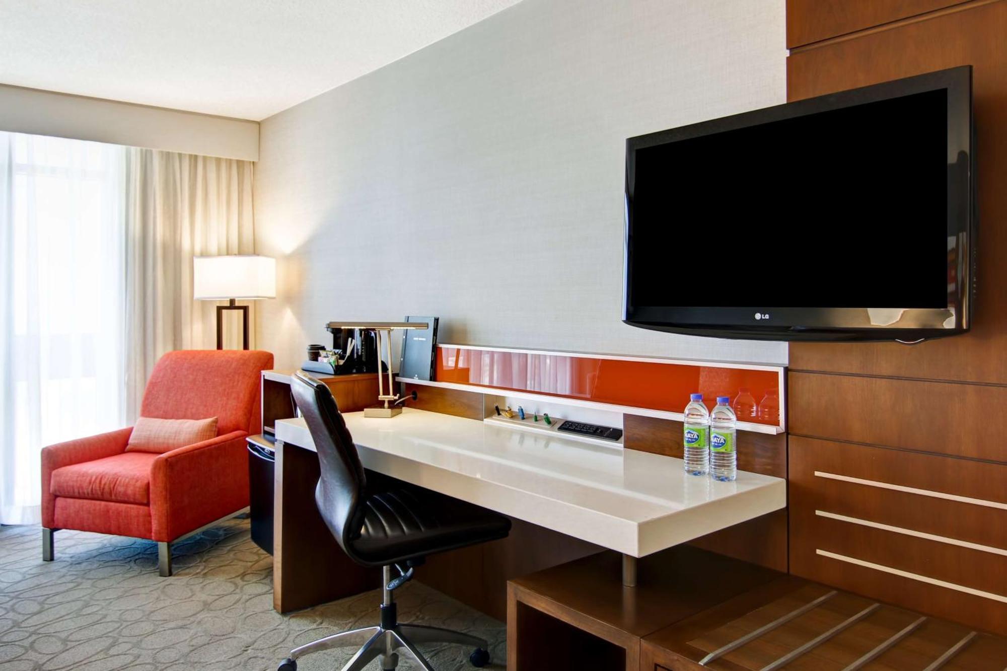 Hilton Mississauga/Meadowvale Hotel Exterior photo