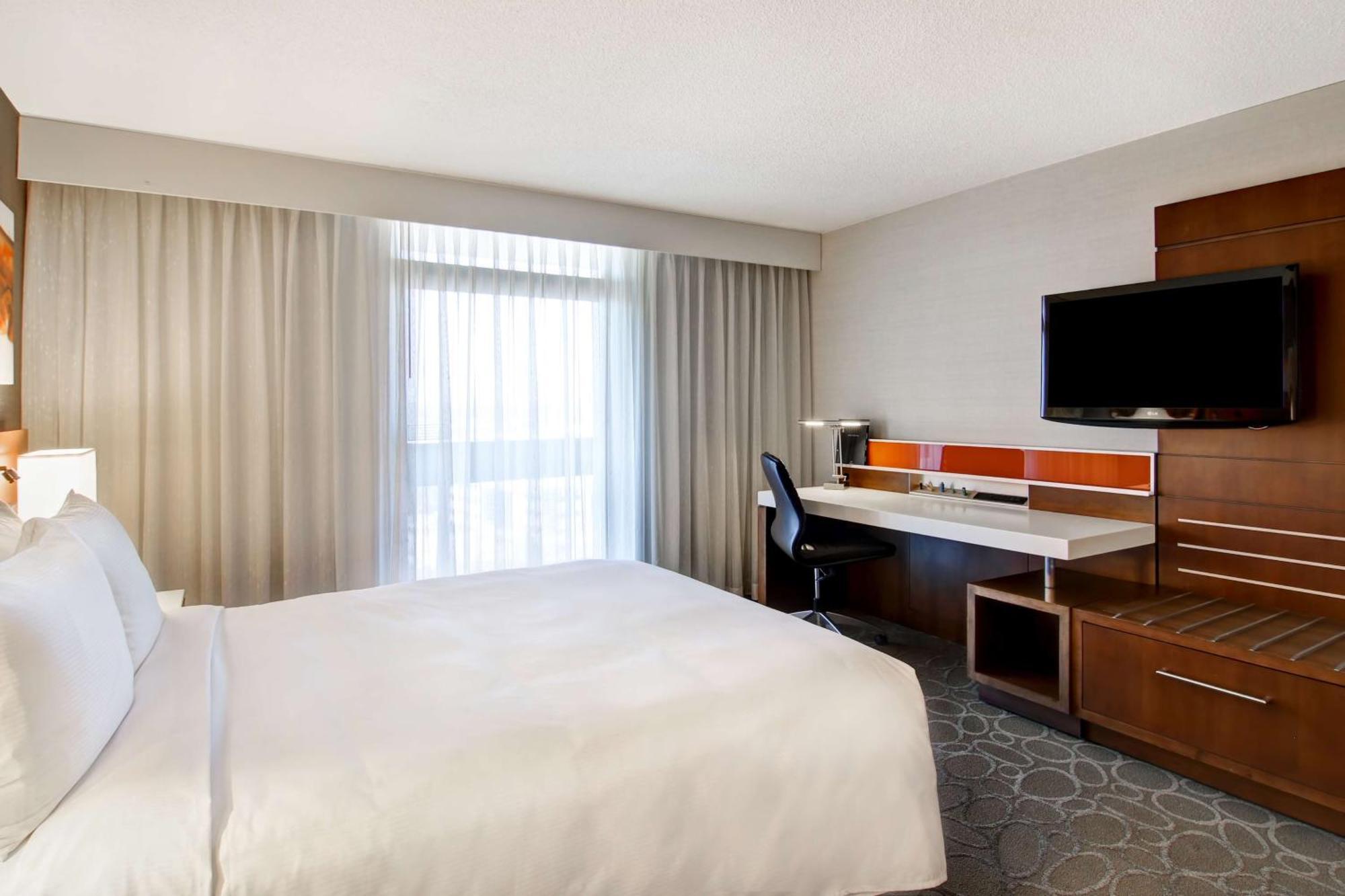 Hilton Mississauga/Meadowvale Hotel Exterior photo