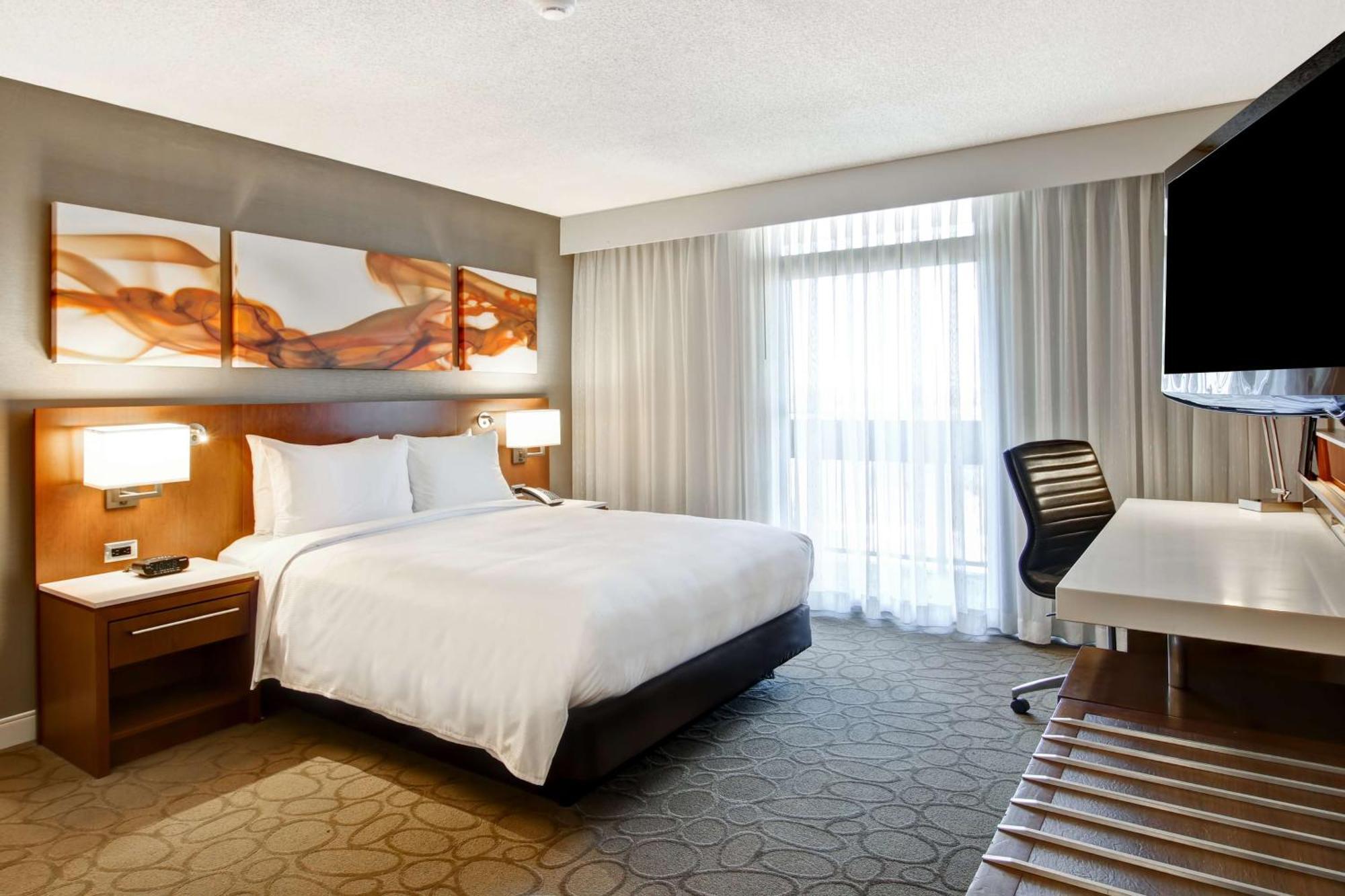Hilton Mississauga/Meadowvale Hotel Exterior photo