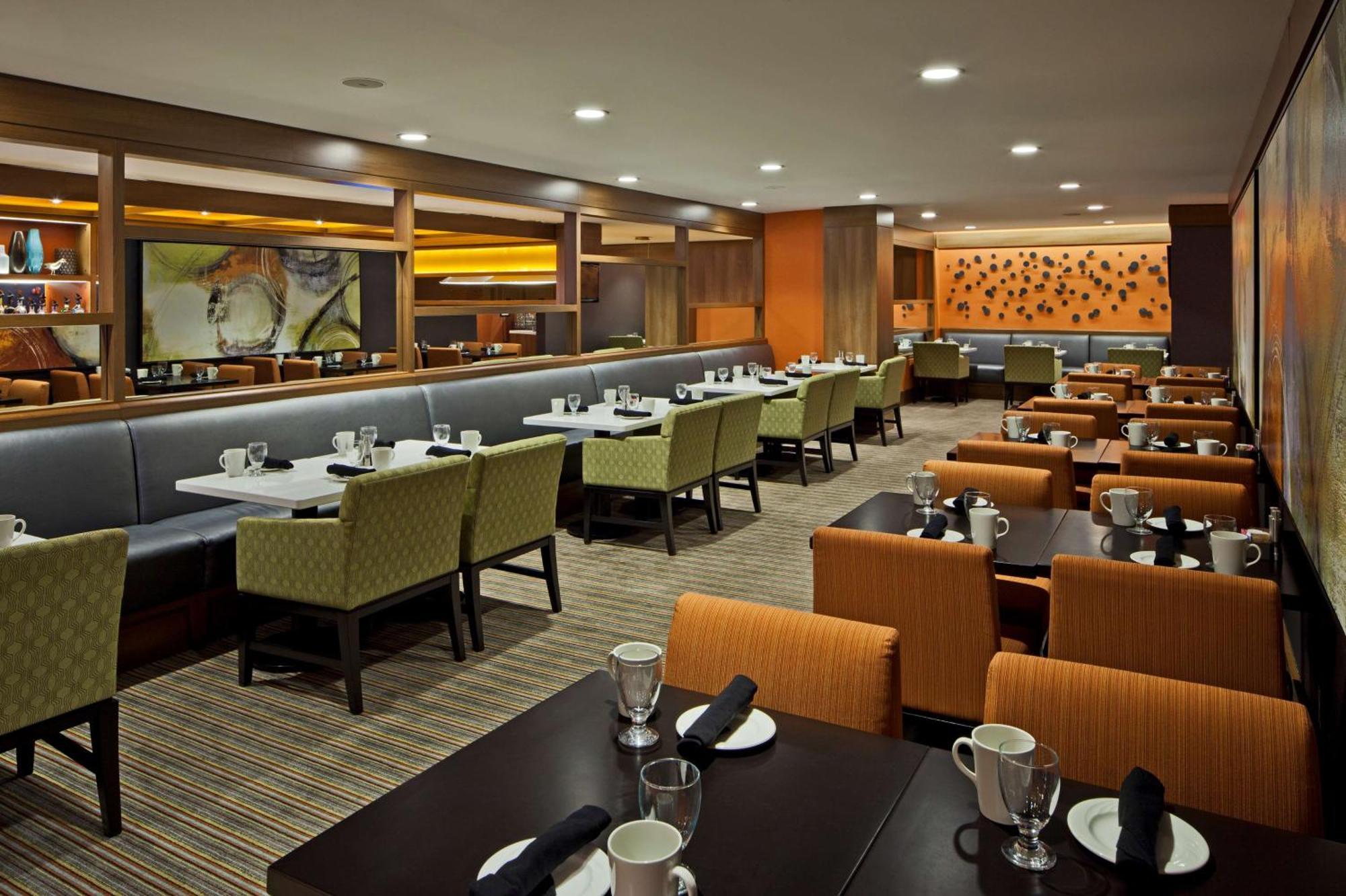 Hilton Mississauga/Meadowvale Hotel Exterior photo